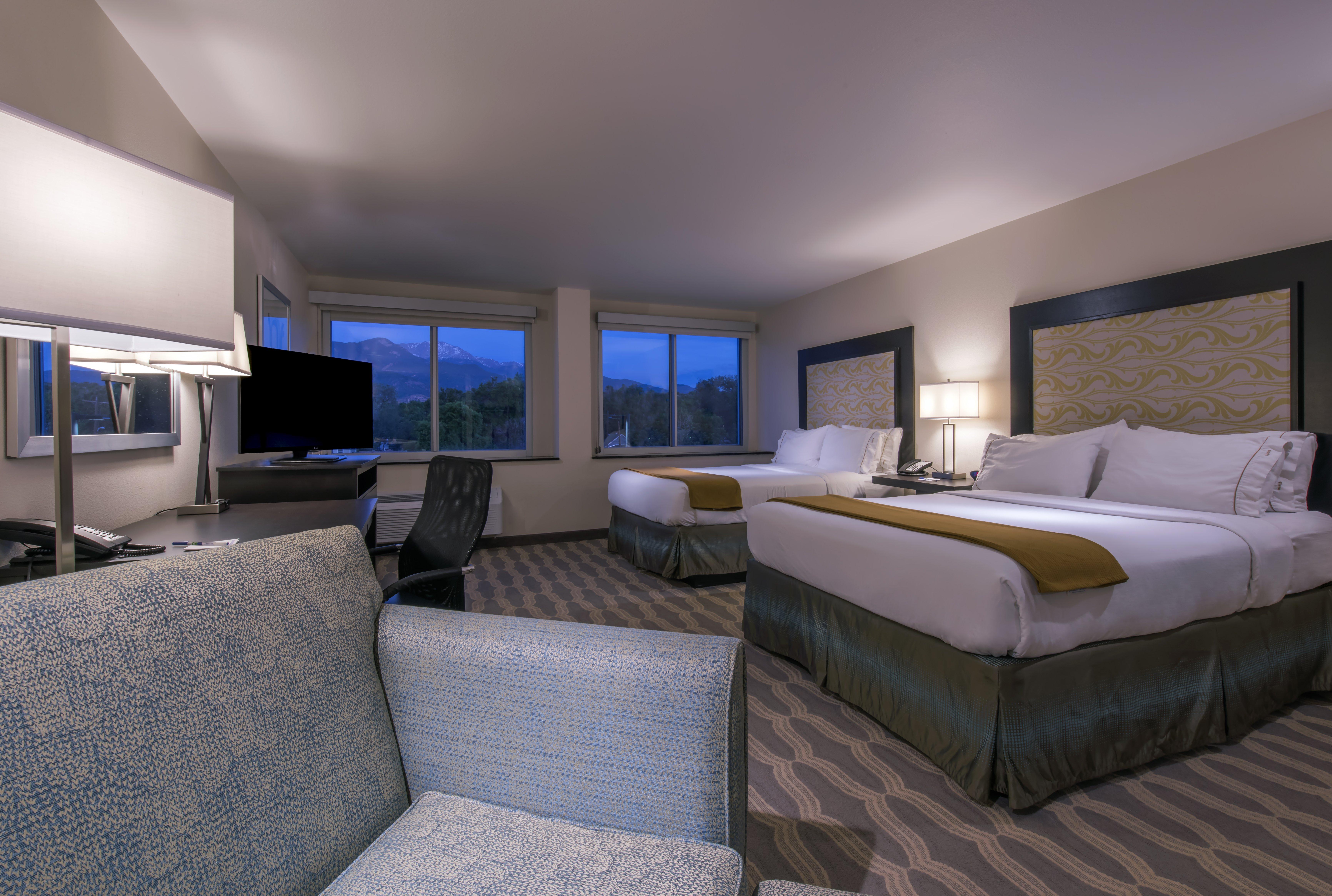 Holiday Inn Express & Suites Colorado Springs Central By Ihg Extérieur photo