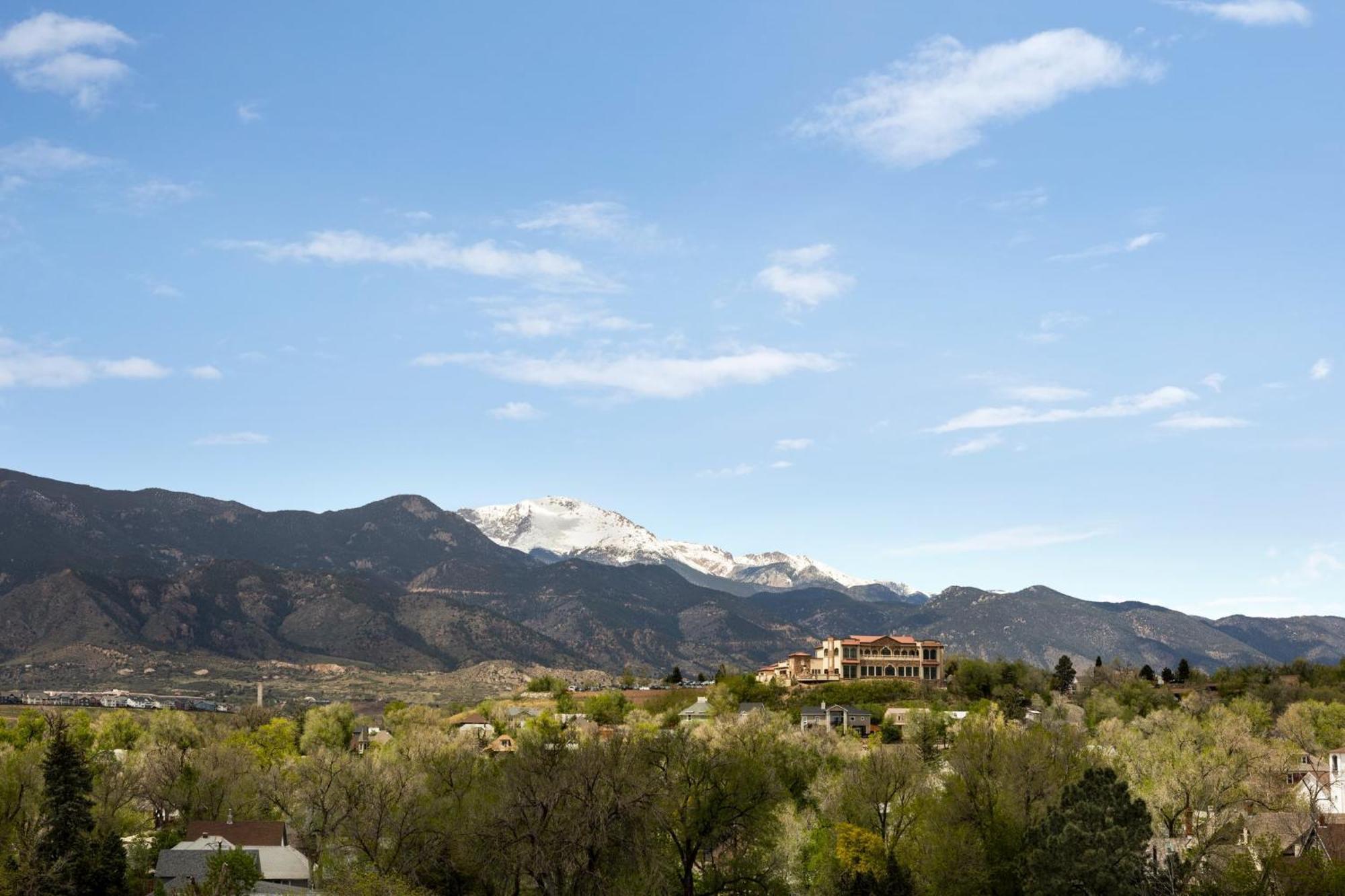 Holiday Inn Express & Suites Colorado Springs Central By Ihg Extérieur photo