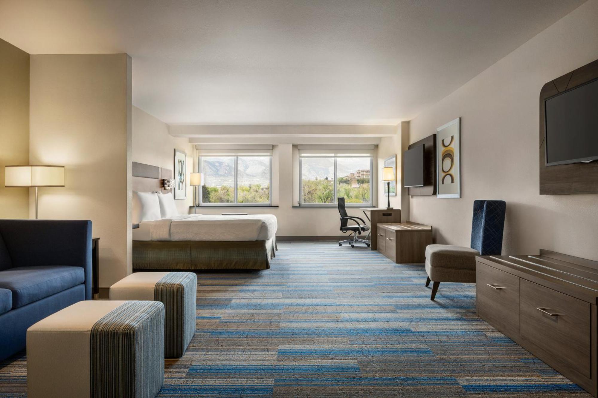 Holiday Inn Express & Suites Colorado Springs Central By Ihg Extérieur photo