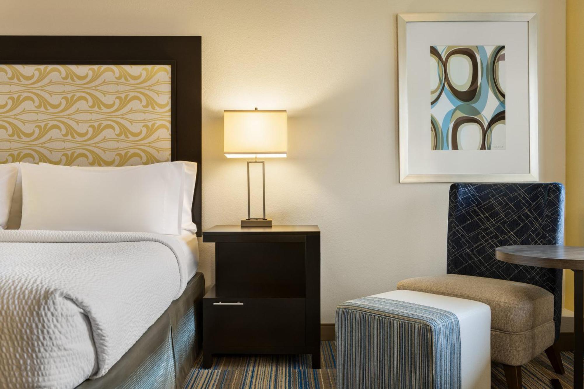 Holiday Inn Express & Suites Colorado Springs Central By Ihg Extérieur photo