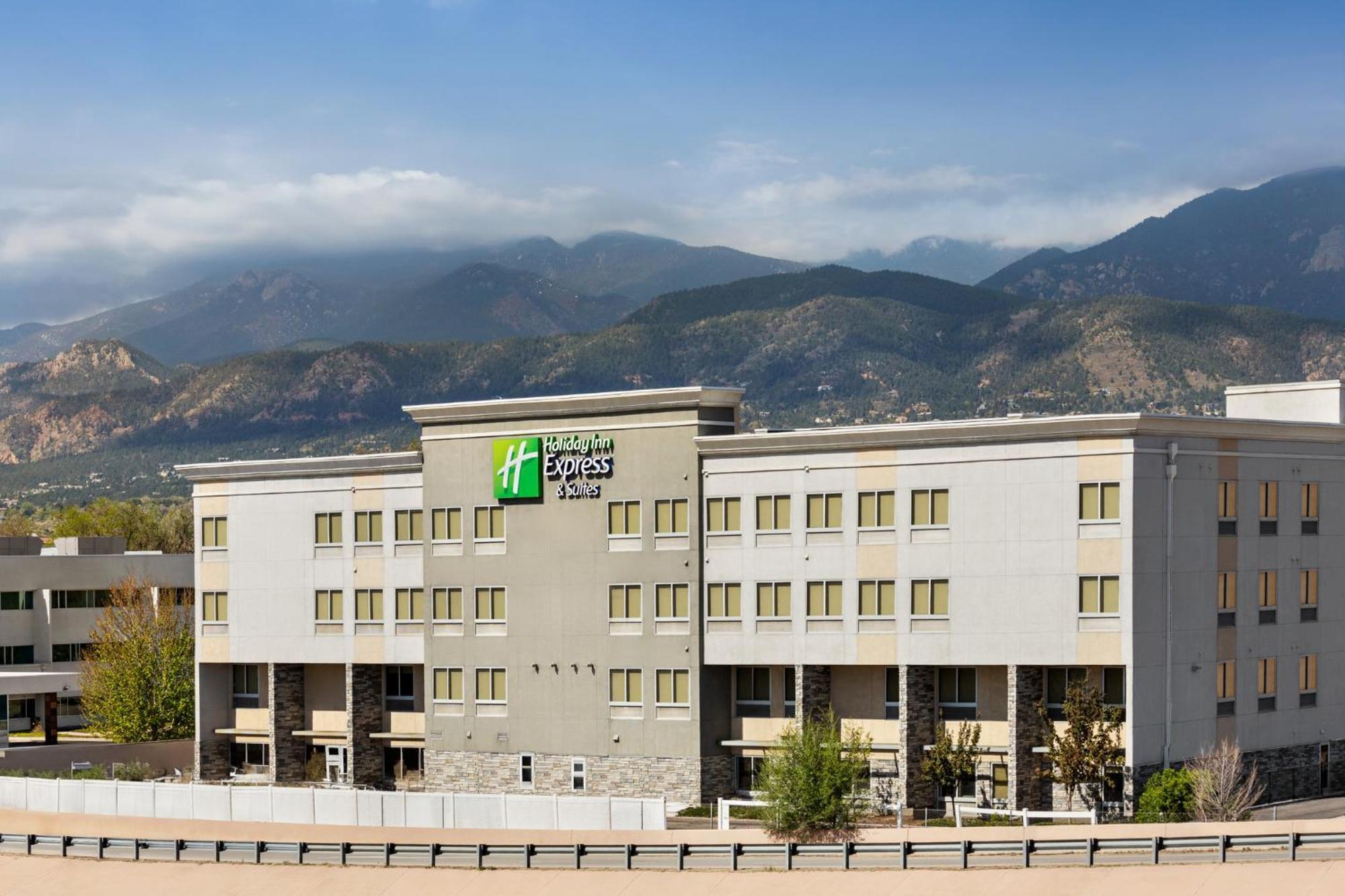 Holiday Inn Express & Suites Colorado Springs Central By Ihg Extérieur photo
