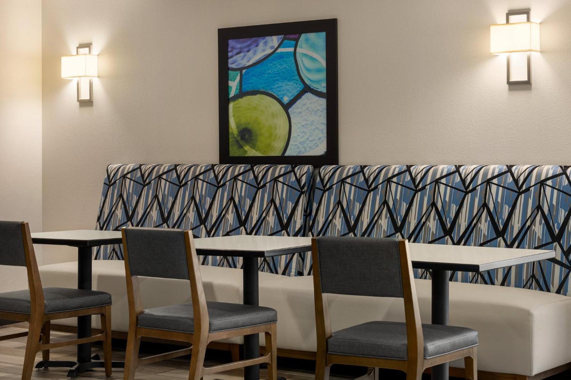 Holiday Inn Express & Suites Colorado Springs Central By Ihg Extérieur photo