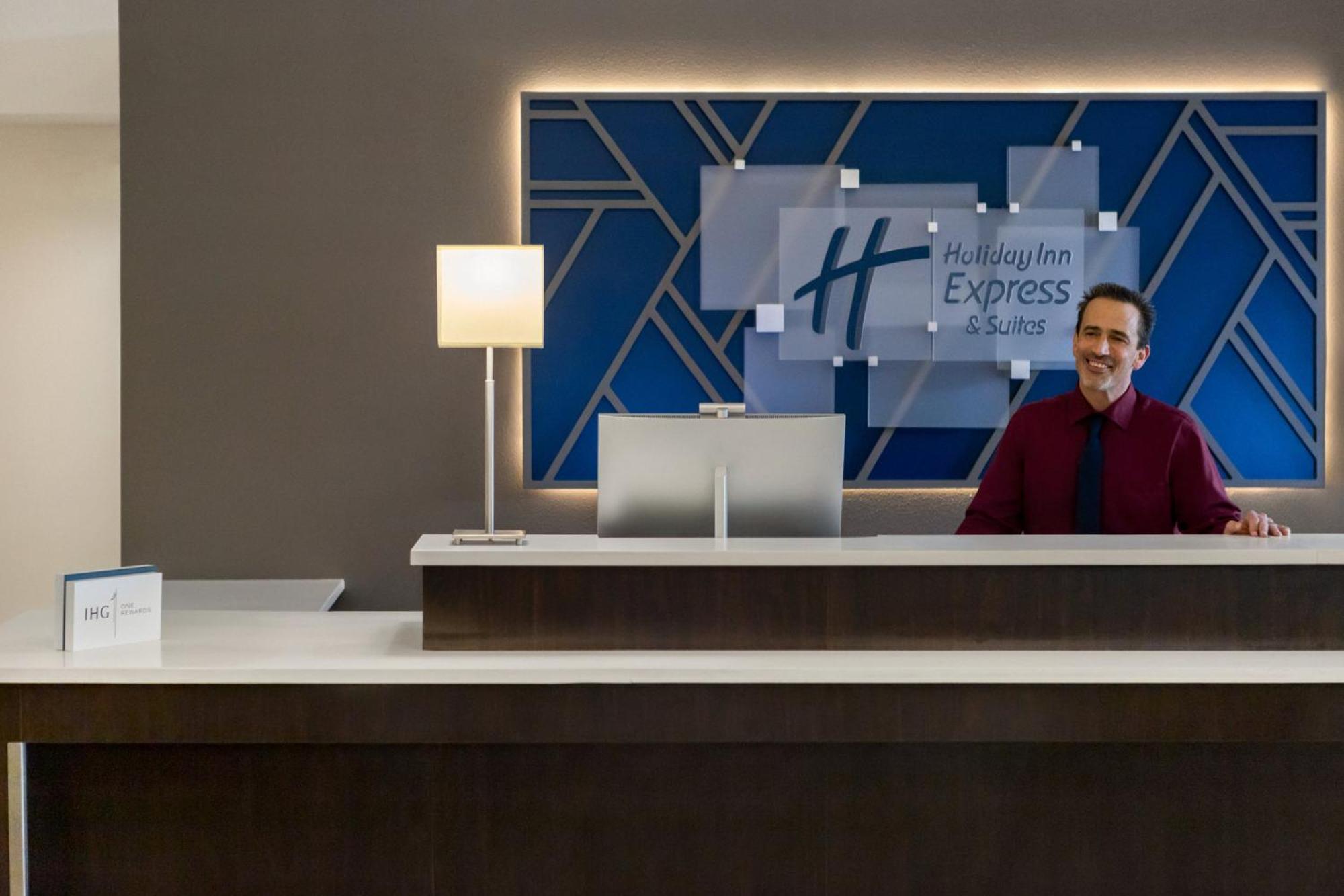 Holiday Inn Express & Suites Colorado Springs Central By Ihg Extérieur photo